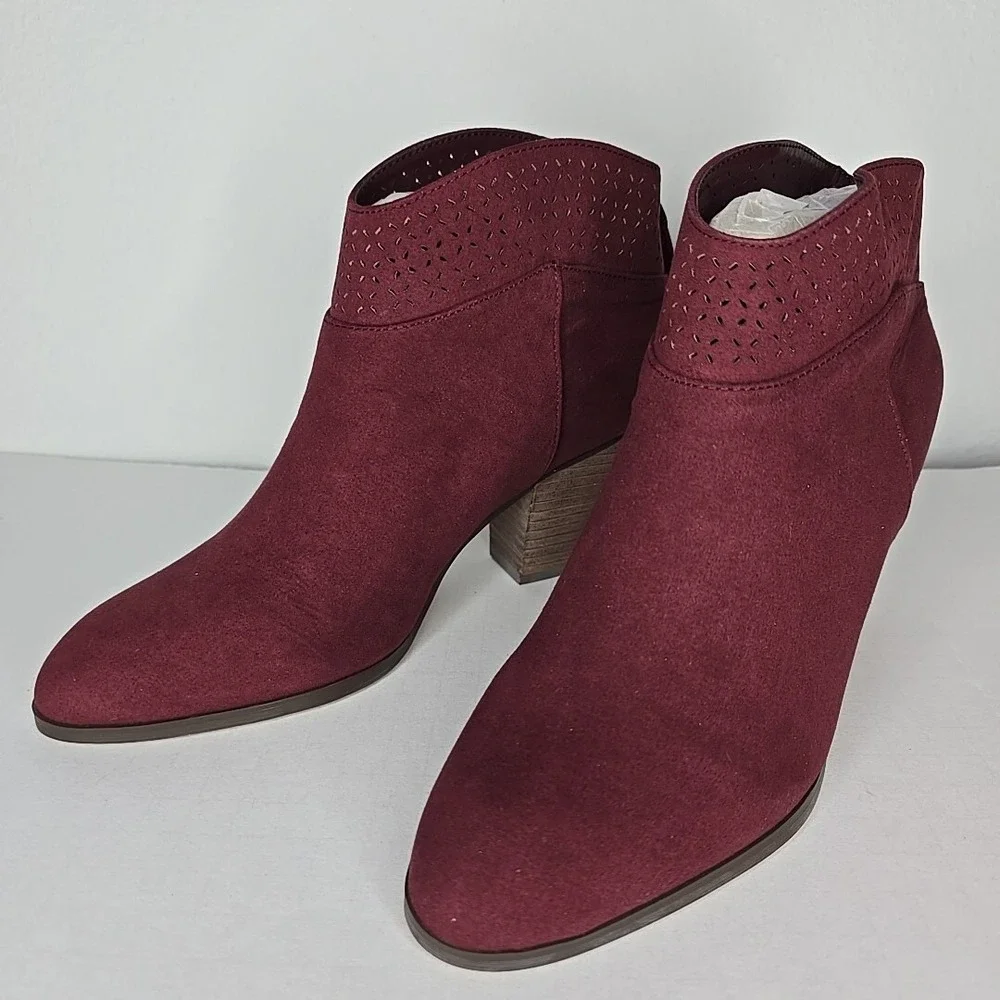 Violet & Red Womens Boot Jackson Booties 7.5 Burgundy Red Heeled Ankle Lazer Cut - Picture 3 of 10